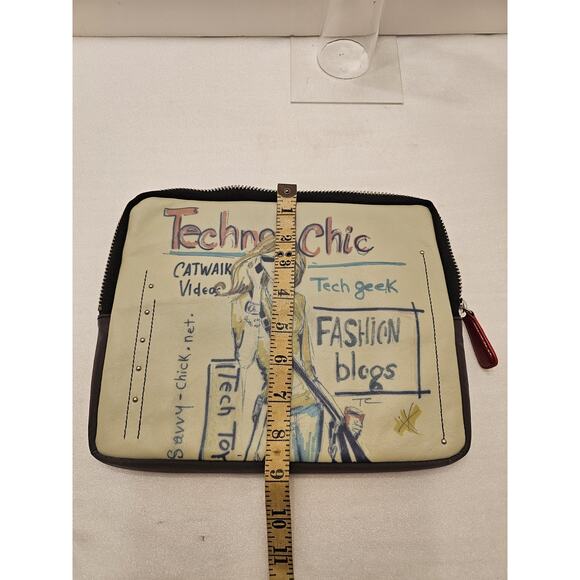 Brighton Tablet eReader Sleeve 10.5x 8.5 Padded Case Zipper Studs Fashionista - Picture 8 of 8